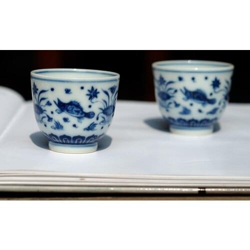 Hand-paint Blue and White Fish and Algae Ceramic Tea Cup