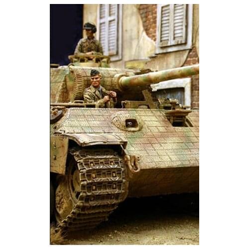 1/35 Resin Figure Model Kit Unassambled Unpainted 1046(2 FIGURES NO TANK)