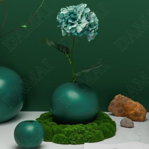 European Ceramic Vase Creativity Round Ball Simplicity Living Room Flower Vases Painted Office Desktop Dried Flowers Organizer