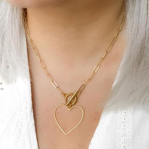 Hollow Heart Pendant Necklace for Women OT Buckle Clavicle Chain Necklaces Female Gold Silver Color 2021 Fashion Jewelry
