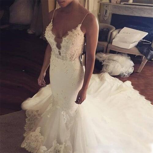2020 Sexy Vintage Spaghetti Straps Mermaid Wedding Dresses Lace Appliques Pearls Tulle Court Train Garden Bridal Gown