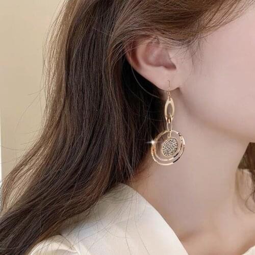 2021 South Koreas Dongdaemun New Pearl Circle High-End Niche Earrings Geometric Circle Exaggerated Temperament Jewelry Female