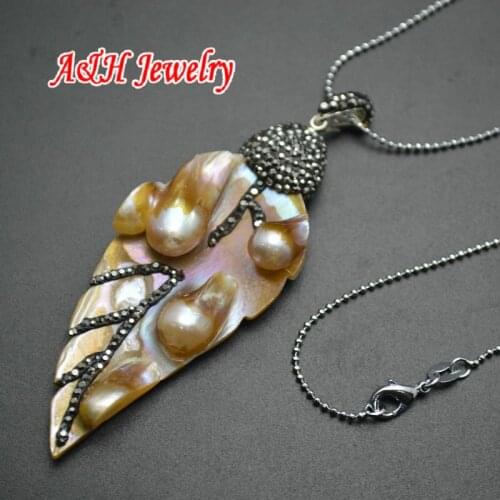 Mother Pearls Carved Leaves Shape Pendant Necklace 16'' Chain Rhinestone Paved Fashion Women Jewelry