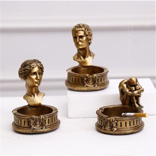 Retro Creative Figure Men Ashtray Resin Tobacco Cigarette Holder Round Ashslot Cigar Gadgets Home Restaurant Decoration Ornament