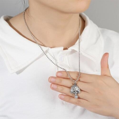 Personality Creative Plant Pendant Necklace Harajuku Mushroom Metal Pendant Ladies Mens Punk Cool Necklaces Birthday Gifts for