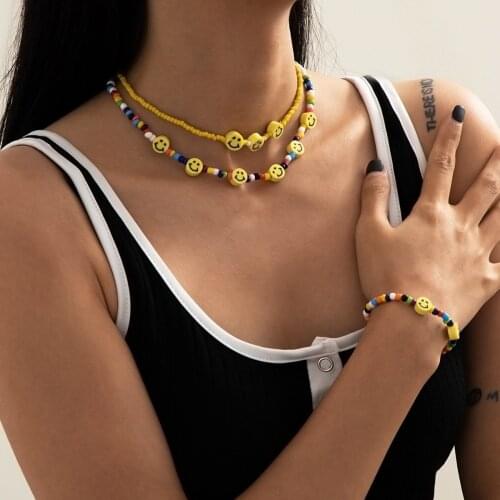 Qinwa Chokers On The Neck