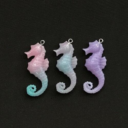 10pcs 42mm*19m resin sea horse necklace charms very cute keychain pendant necklace pendant for DIY decoration
