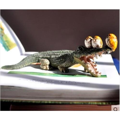 Cartoon funny crocodile decoration in Nordic style study for boyfriend gifts bookshelf lovely home animal props