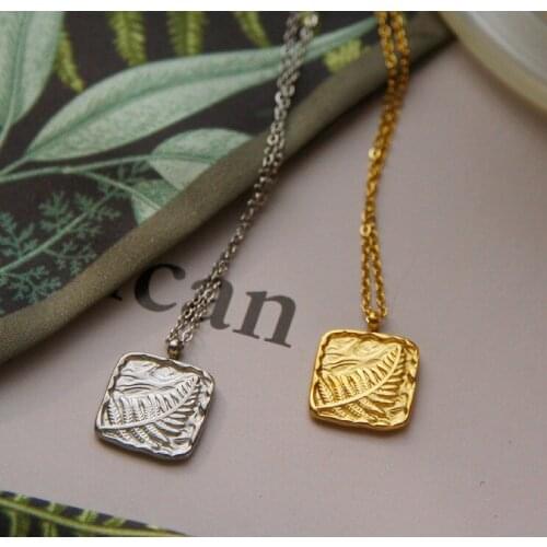 18k Yellow Gold Plated Pendant Necklace for Women Vintage Leaf Embossed Necklaces Chain Valentines Day Birthday Jewelry Gifts