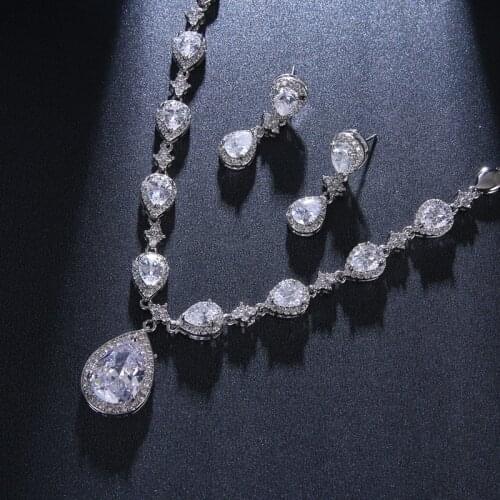 Bettyue Classic Series Waterdrop Shape Elegant Necklace And Earring White AAA CZ Noble Ornament In New Tend Party Jewelry Set
