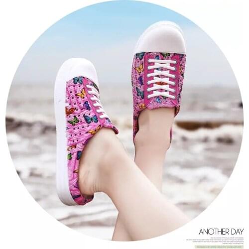Womens Sandals Butterfly Pattern Hole Slippers Sandals Comfortable And Breathable Beach Shoes Soft Sole Anti Slip Shoes