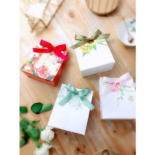 10pcs kawaii floral printing wedding gift bags paper resumable casamento gift bag with ribbon decor candy boxes bags tablewares