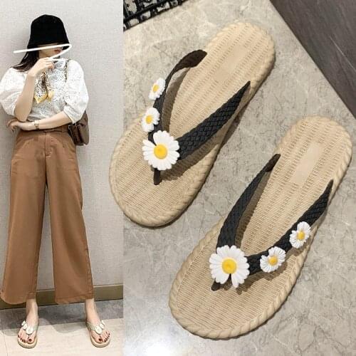 Women Slippers Summer New Fashion Small Daisy Sandals Korean Style Students Non-slip Outdoor Beach Slippers Flip Flops