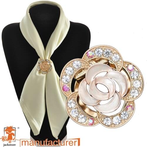 2018 New Arrival Flower brooches scarf buckle clip Rhinestone Jewelry Decorations Gold Pins Silk Brooches