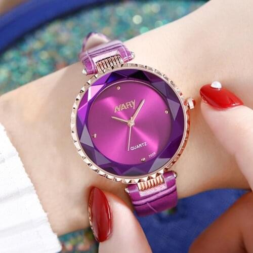 Simple Watch Pointer Waterproof Women Round Dial Quartz Wristwatch Casual Women Watch Leather Rhinestone Designer Ladies Clock