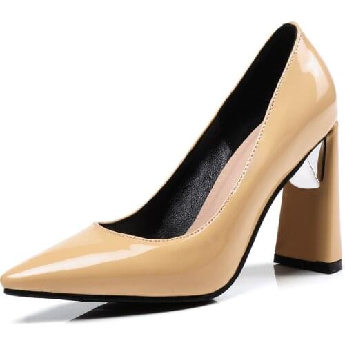 2018 the spring and autumn period and the new paint pointed shallow mouth high-heeled OL elegant code 33