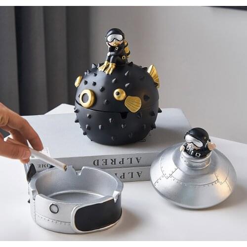 Home Accessories Cute Diver Ashtray Spiny Fish Creative Ashtrays Living Room Decorative Tray Gift for Boyfriend Ashtray with Lid