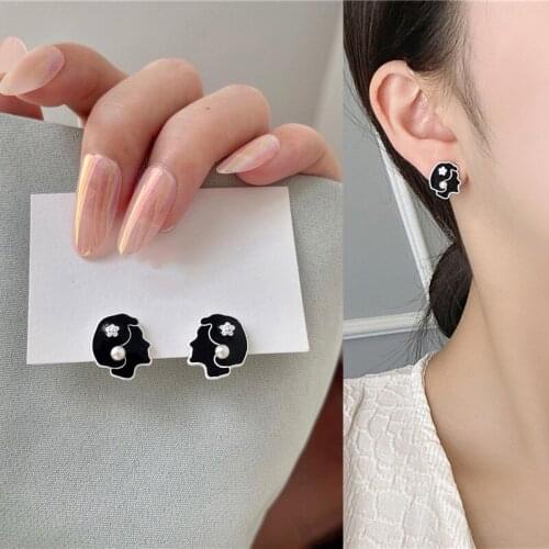 Funny Cute Pearl Flower Petal Girl Portrait Stud Earrings for Women Girls Teens Korean Fashion Earrings 2021 Trend New Arrival