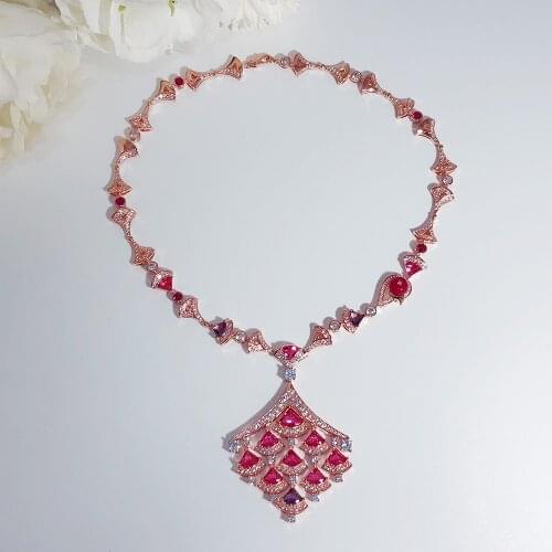 Star Net Popular Brand Jewelry Pink Water Drop Fan Modeling Womens Necklace Fashion Gorgeous Banquet Wedding Rose Gold Texture