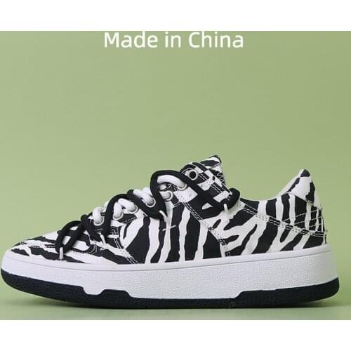 Designer Casual Shoes Women Trend Sneakers Fashion 2021 Spring Outdoor Walking Sport Shoes Lace Up Comfort Breathable Flats New