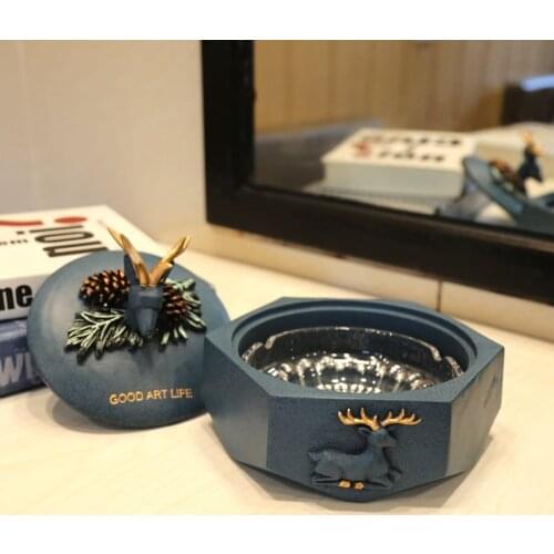 Classic abstract animal head ashtray Stylish hexagon Office living room decorative ashtray