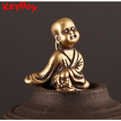 Pure Copper Small Monk Keyrings Pendants Vintage Brass Buddha Statue Key Chains Rings Hanging Jewelry Men Car Keychains Gifts