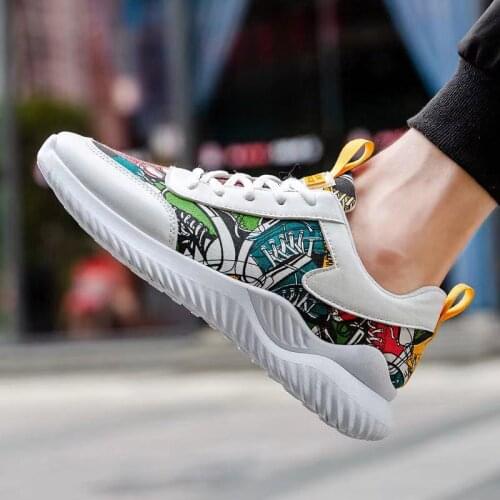2021 Spring and Autumn New White Sports Shoes Fashion Mens Casual Shoes Joker Running Single Shoes Sneakers