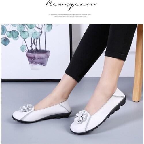 Spring and Summer Cowskin Bean Shoes Womens Anti-slip Big Size Mother Shoes Flat Casual Pregnant Cow Ribs Soft Bottom Shoes