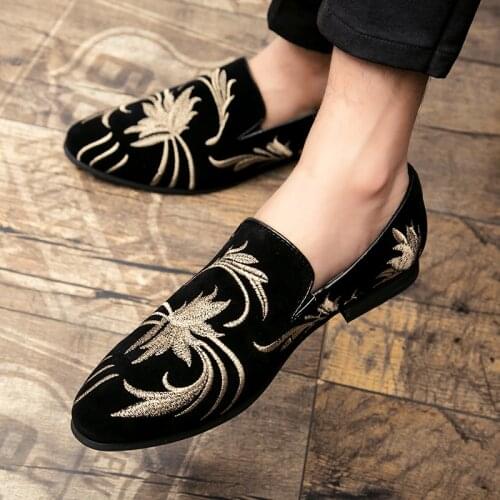 YEINSHAARS Mens Fashion Suede Leather Embroidery Loafers Men Casual Printed Moccasins Shoes Man Party Driving Flats Sizes 38-47