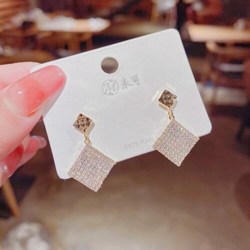 Pineapple pearl earrings French retro high-quality earrings net red temperament female 2021 new wave earrings Prevent Allergy