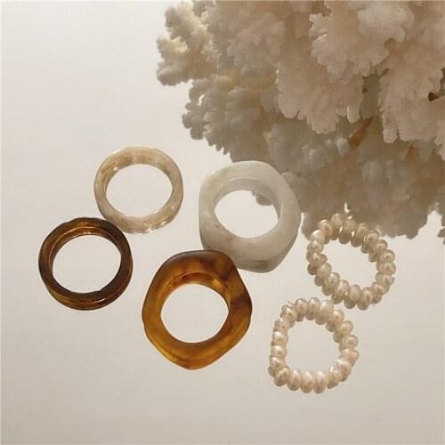2021 New 3pcs/set Retro Fashion Beige Tortoiseshell Resin Natural Pearl Finger Rings for Women Girls Party Jewelry
