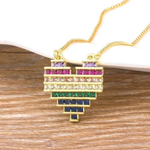 Trendy Copper Zircon Crystal Heart Sgape Necklace Women Fashion Jewelry Rainbow CZ Chain Pendant Fine Party Wedding Gift