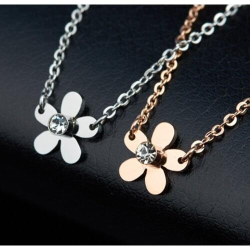 Fashion Luxury Rose Gold Color Stainless Steel Crystal Love Flower Pendant Necklace Women Xmas Gift