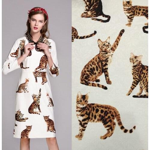 Autumn and winter jacquard fabric big catwalk white cat printed clothing fabric DIY hand dress shirt cloth wholesale