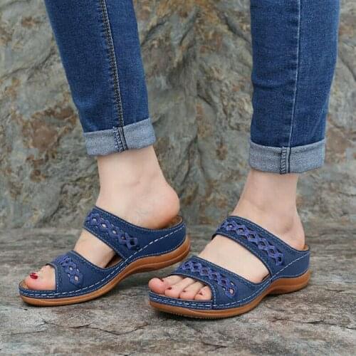 STONE VILLAGE Women's Sandals