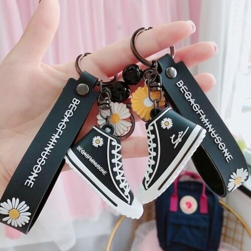 Fashion Small Daisy Flower Key Chain Canvas Shoes Pendant Women/Men Cute Cartoon Doll Black Plated Bag Car Pendant Keyring