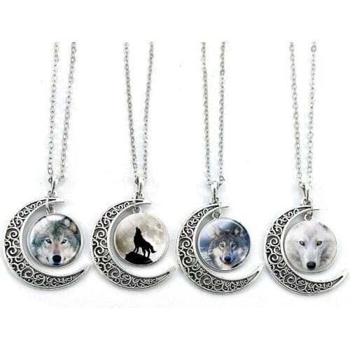 Howling Wolf Crescent Moon Necklace,Wolf Head Jewelry,Full Moon Necklace,Animal Necklace Gothic Pendant Unisex Accessories
