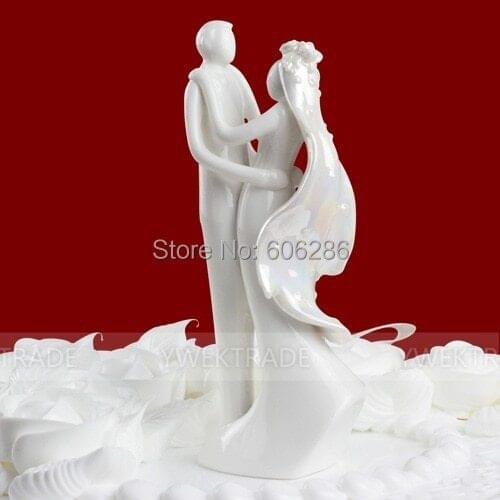 2pcs/Lot Wedding Cake Decoration Party Supplies Ceramic Bride and groom Couple Figurines Wedding Cake Toppers