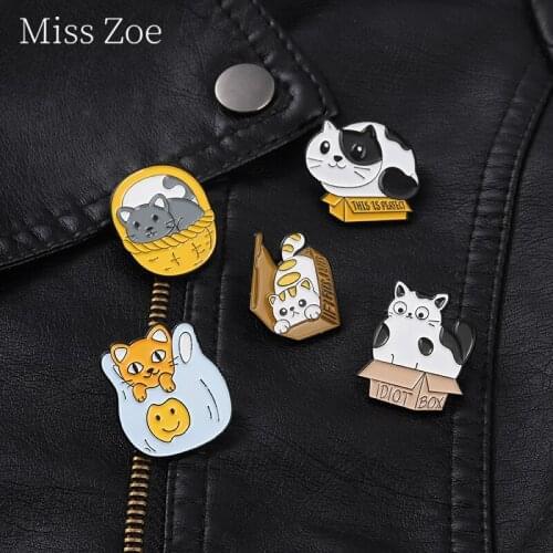 Smiley Tabby Cats Brooches For Women Kitty In Box Enamel Pins Anime Cartoon Cute Badge Lapel Pins Backpacks Metal Jewelry Gifts