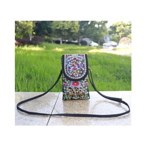 New Fashion national Mini women embroidery handbags!Nice floral embossing shopping shoulder bag All-match lady casual Carrier