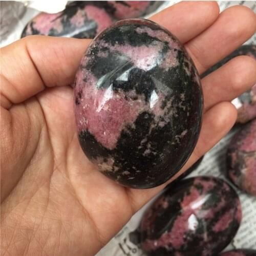 Hot! new arrivals pretty natural plum blossom tourmaline tumbled palm stone and mineral polished gem reiki healing crystal