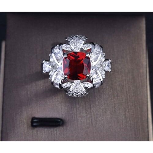 QTT Classic Red Square Cubic Zirconia Women Ring Elegant Anniversary Party Jewelry High Quality Mothers Birthday Wedding Gift