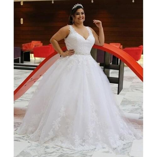 Plus Size Wedding Dresses V Neck Sleeveless Beading Belt Appliqued Lace Tulle A Line Corset Back Bridal Gowns Custom Robes