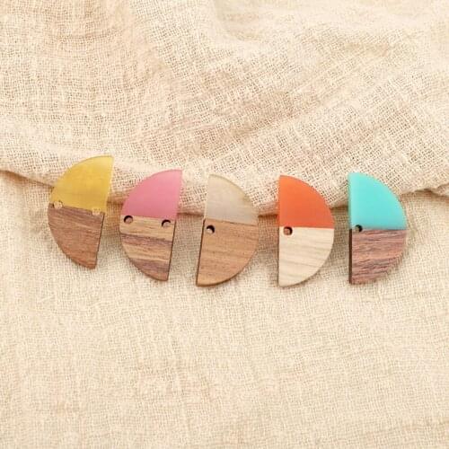 2pcs Semicircle Resin Moon Bracelet Connector Findings Earring Charms For Jewelry Make Small Crescent Earrings Wood Pendant F658
