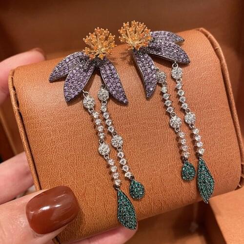 Retro Three-Dimensional Flower Long Earrings Women