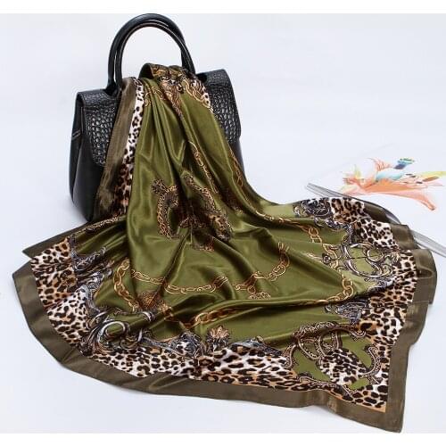 Fashion Leopard Print Kerchief Large Hijab Scarf For Women Square Shawls and Wraps 90cm*90cm Handkerchief Neck Scarfs For Ladies