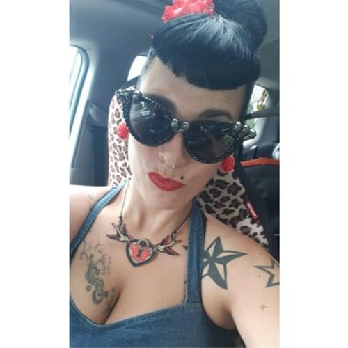 MINCL/ Luxury Rhinestone Skull Sexy Cat Sunglasses Women Brand 2018 Fashion Sunglasses Female Black Vintage Sunglass UV400 NX