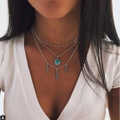 Fashion Personality Womens Necklace Creative Retro Gemstone Disc Alloy Feather Pendant Womens Necklace 2021 Trend Party Gift