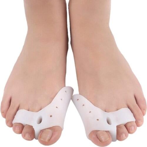100Pairs/lot Soft Silicone Big Toe Separator Protection Corrector Hallux Valgus 3 holes Toe Separator Corrector