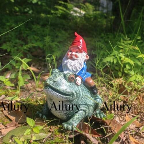 Dwarf riding a frog, garden and garden resin ornaments, crafts, animal cartoon frog resin,decorations